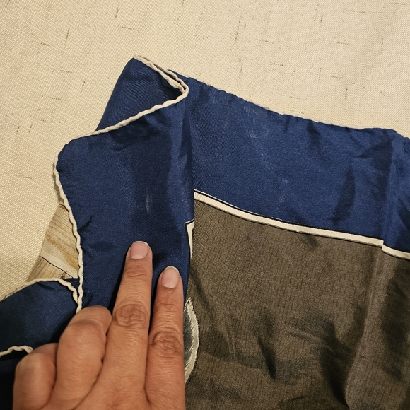 Soie Naturelle Scarf - Picture 4 of 6